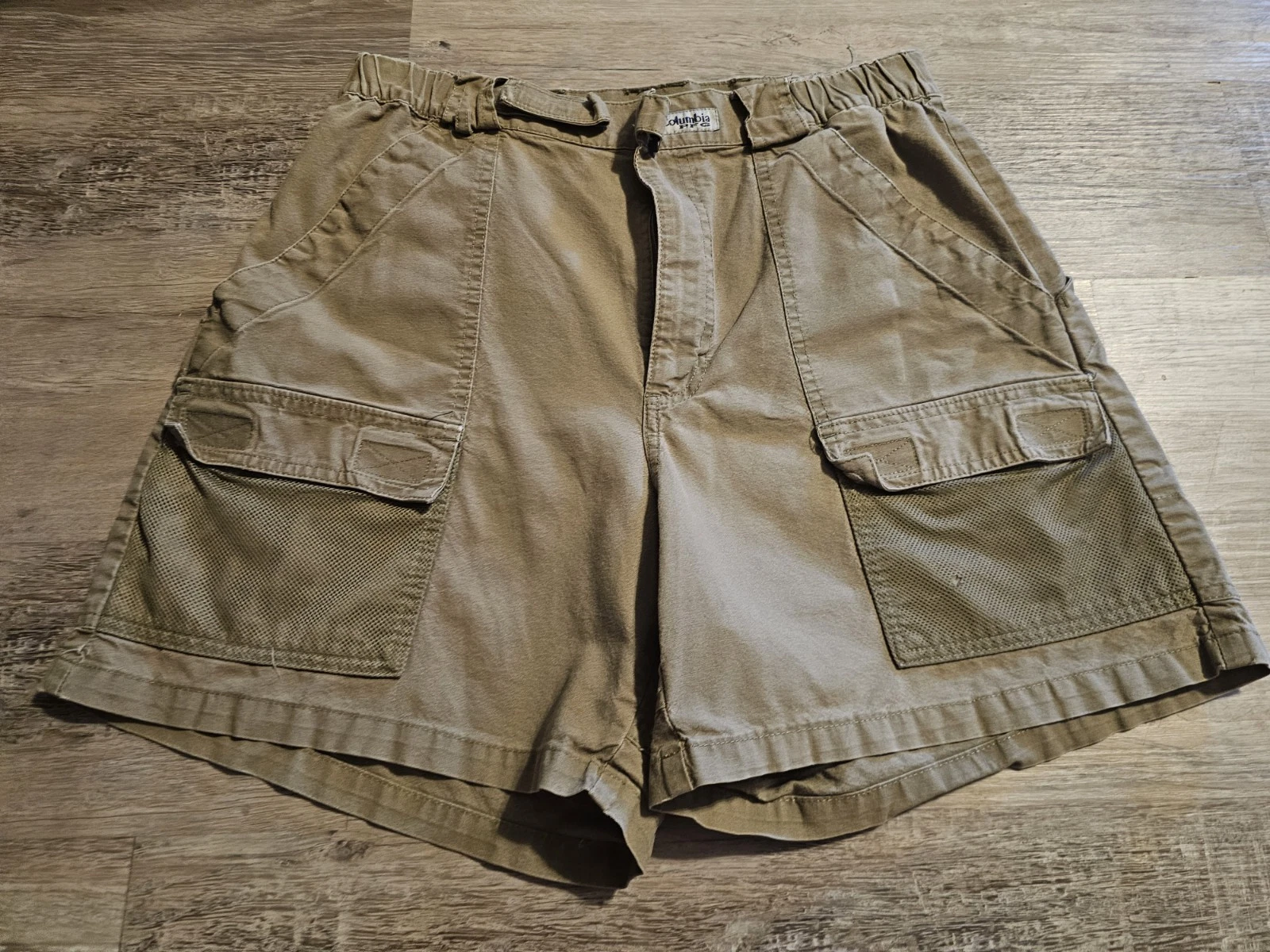 Vintage 2004 Columbia PFG Stand-Up Cargo Fly Fishing Brown Shorts Men's Med
Opens in a new window or
