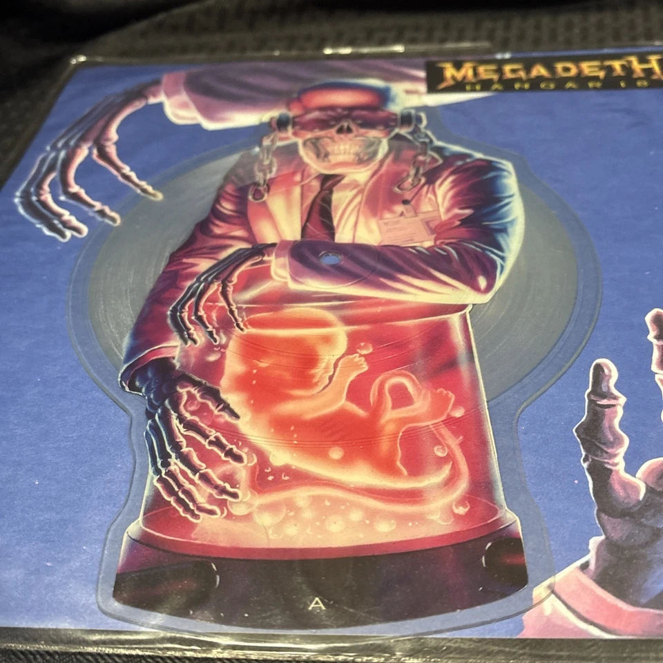 Megadeth – Hangar 18 7" Picture Vinyl 1991  - Image 2 of 4