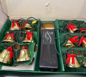 Caroling Christmas Bells Ye Merrie Minstrel | eBay