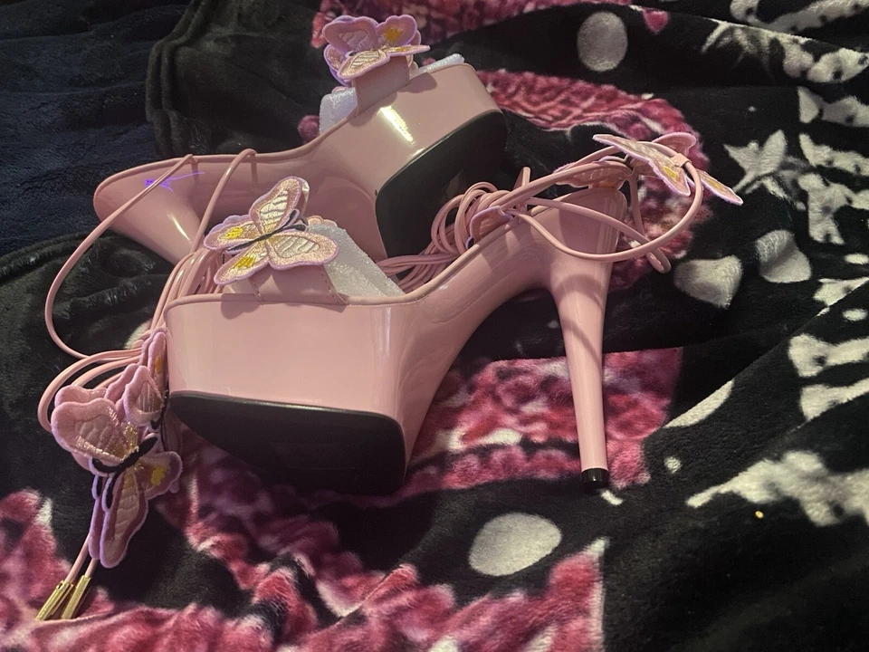 Tacones mariposa rosa Foto 4 de 4