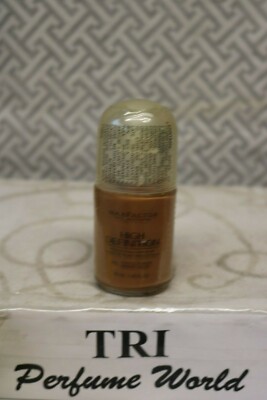 Max Factor HIGH DEFINITION Perfecting Make-up # 241 TOASTED ALMOND 1.25 fl.oz.