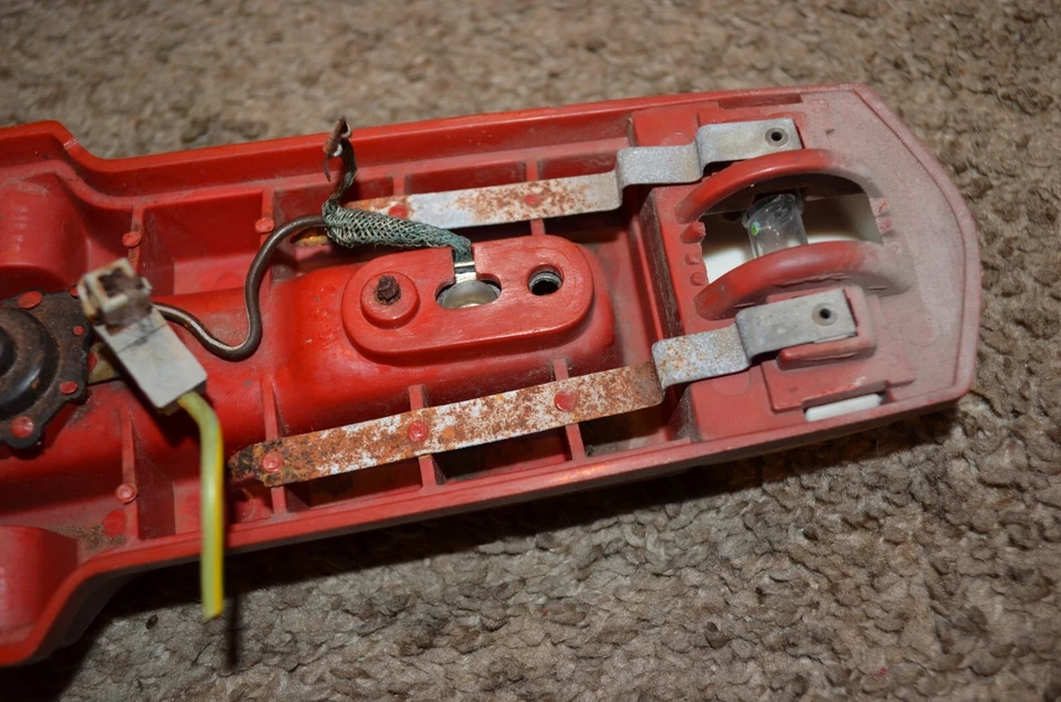 1974-1978 FORD MUSTANG II 2 OVERHEAD DOME LIGHT SPOTLIGHT MOUNT FOR PARTS ONLY!! Foto 4 de 4