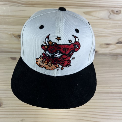 Chicago Bulls Hat Artist Series NBA Logo S/M Fitted Snapback Lot of 2 - Picture 10 of 18