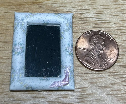Vintage 1:12 Scale Dollhouse Bathroom Vanity Set - Picture 2 of 5