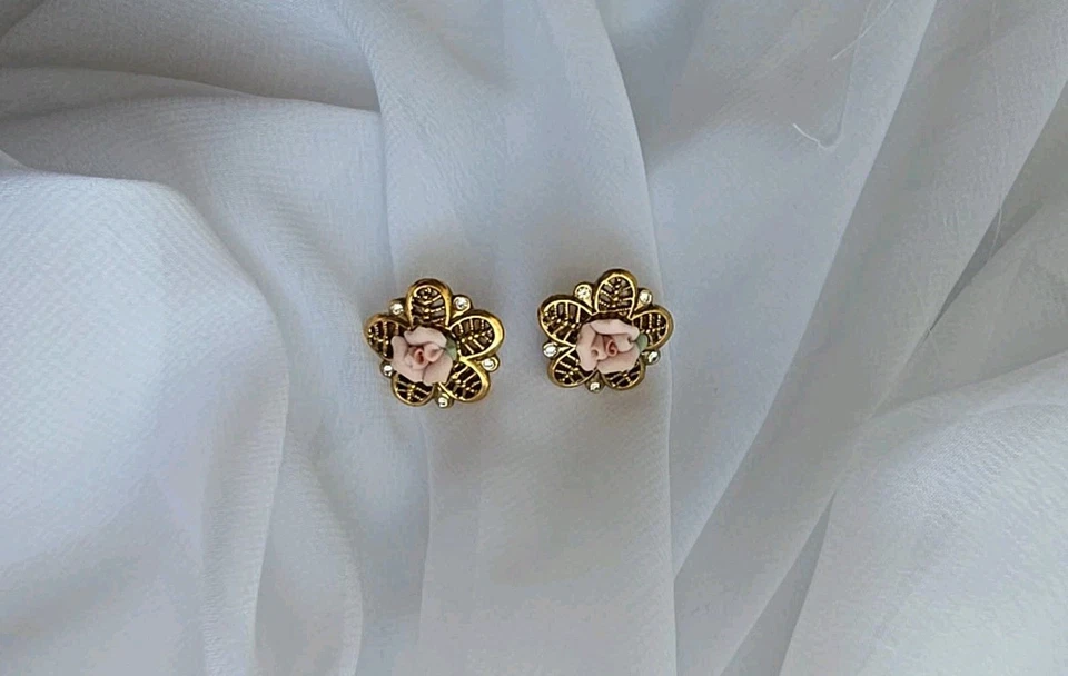 1928 Фарфоровый розовый филигранный зажим на серьги золотой тон - Изображение 3 из 4