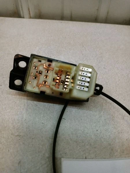 07 08 09 10 Interruptor Ctrl Espejo Lateral Hyundai Entourage OEM 935404D000 USADO PROBADO Foto 2 de 4