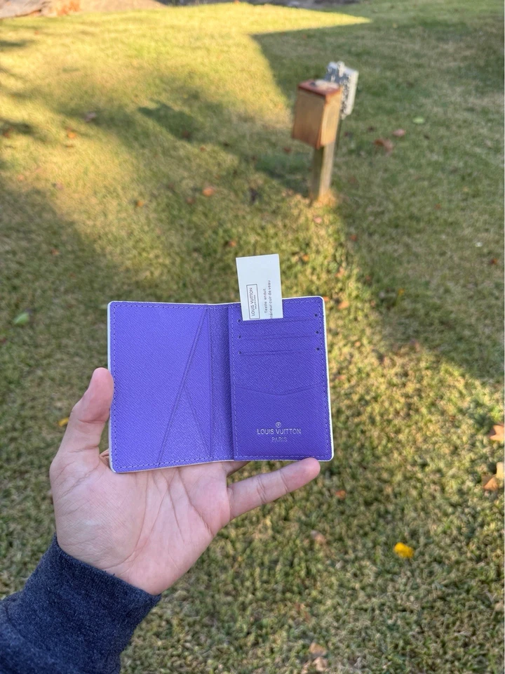 Cartera organizadora de bolsillo Louis Vuitton Comics para hombre de 2023 coleccionable. ¡¡NUEVO!!! Foto 2 de 4