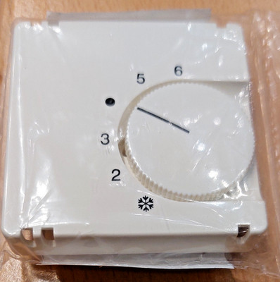Raumthermostat  Abdeckung  1076U / 04E -  BUSCH-JAEGER - Balance SI  - Reinweiß