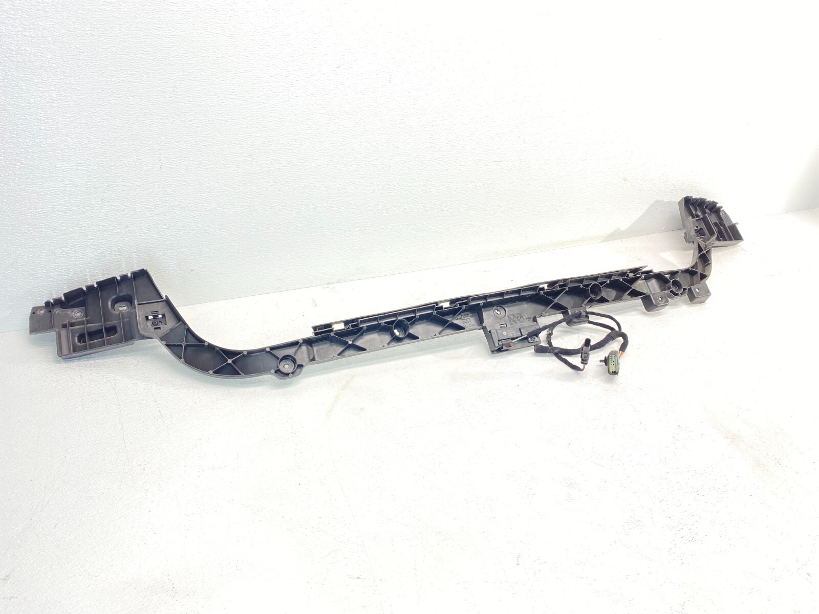 14-21 Maserati Quattroporte Rear Bumper Lower Central Bracket Mount Panel OEM✅