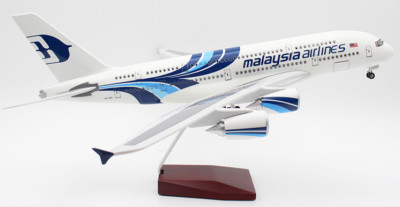 1:160 46CM Malaysia Airlines AIRBUS A380 Plane Landing Gear Resin Aircraft Model