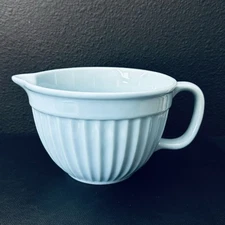 Vtg Williams Sonoma Mixing Batter Bowl with Spout Handle Blue