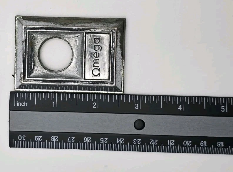 Omega 1982 insignia cerradura cubierta emblema vintage OEM Foto 2 de 4