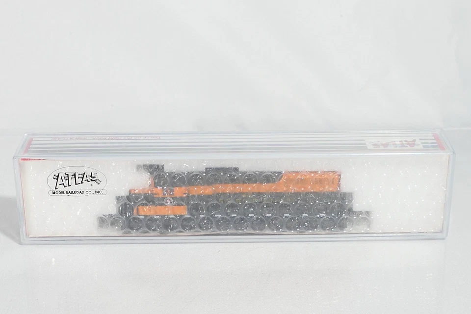 Atlas 4731 N Scale DC Diesel Locomotive Great Northern 3012 EMD GP30 - Image 3 of 3