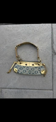 Mini bolso de hombro Guess con monograma dorado tachonado Y2K - Imagen 1 de 4