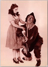 c1980s WIZARD OF OZ 4x6 Postcard Judy Garland & Ray Bolger / Dorothy & Scarecrow