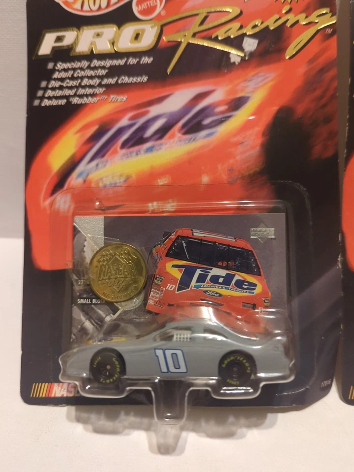 2 Hotwheels Pro Racing 1998 Ricky Rudd #10 Thunderbirds + Nascar Café Nashville Foto 3 de 4