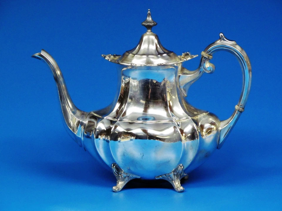 Juego de té y café Hampton Court de Reed & Barton esterlina de 5 piezas. 2695,1 gramos Foto 2 de 4