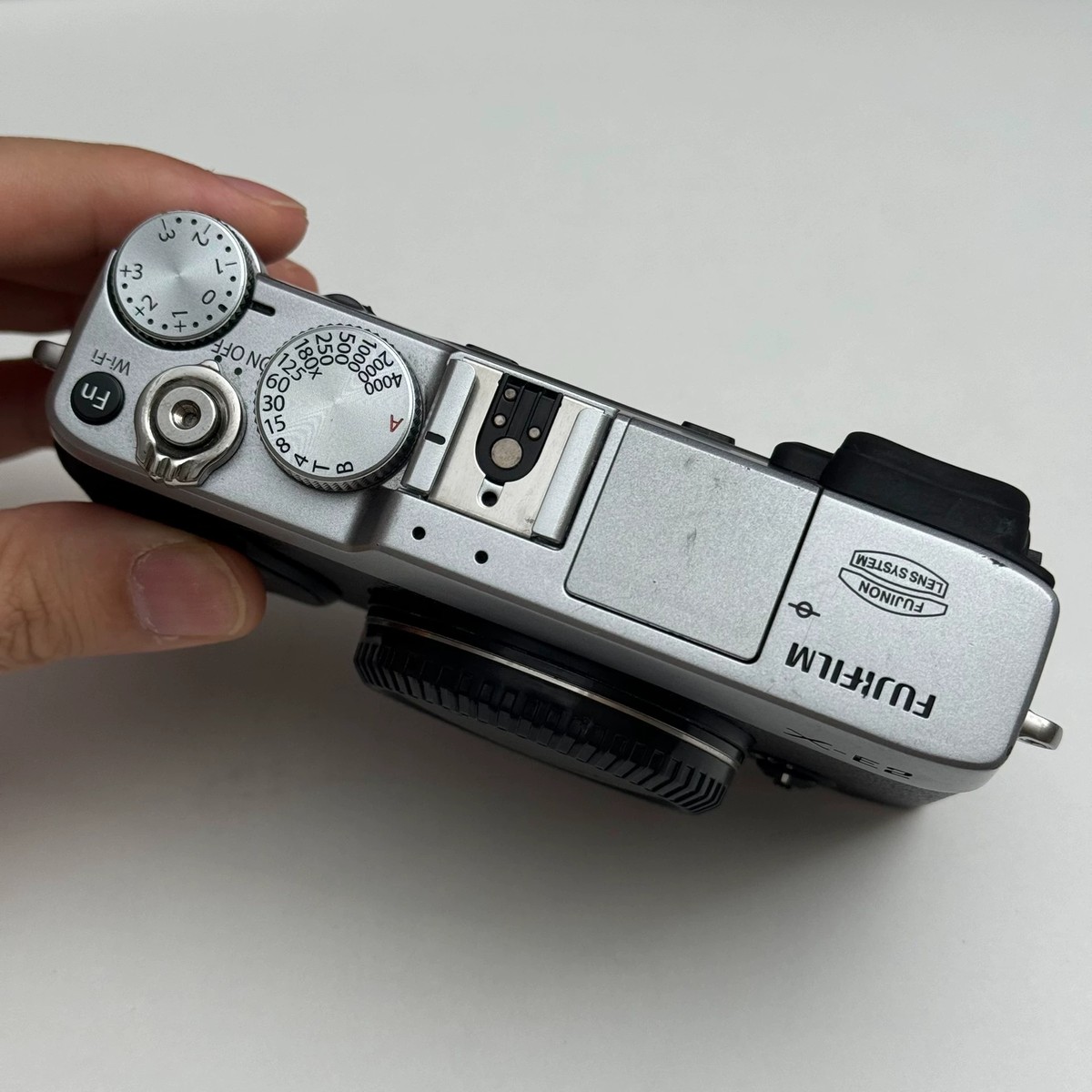 Fujifilm Fuji X-E2 16.3MP Mirrorless Digital Camera Silver