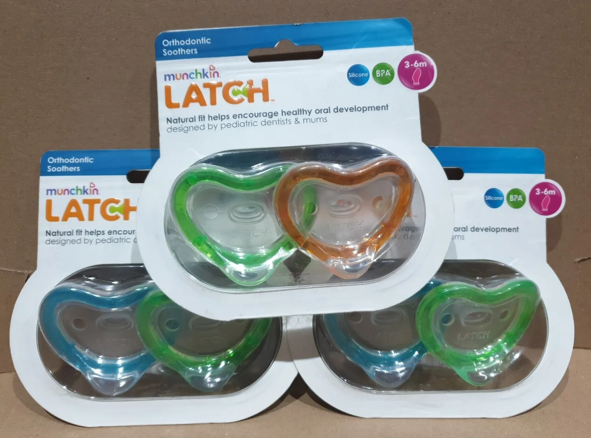 Munchkin Latch Orthodontic Soothers dummies 3-6m X twin packs BOYS