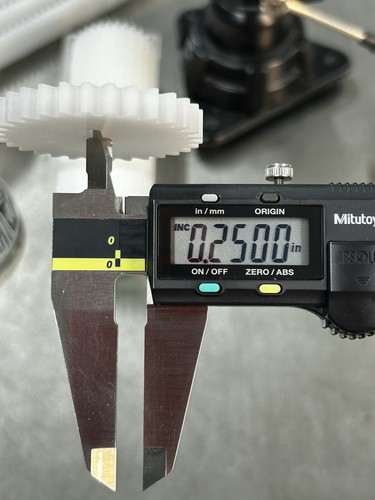 QTY 1 INGRANAGGIO SPERONATO DELRIN 16 PASSO 30 DENTI FORO 1/4” .265” FACCIA 20 GRADI P.A. - Foto 15 di 16
