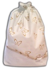 Sacchetto nascita con inserto di tela aida da ricamare a punto croce