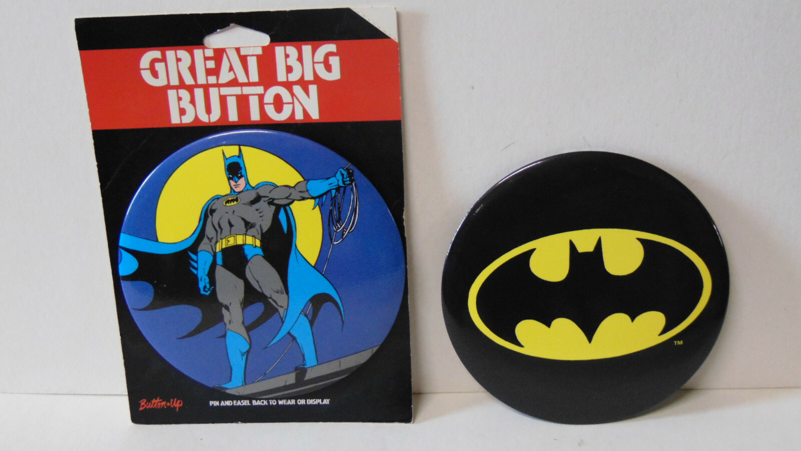 Lot of 2 Great Big Batman Buttons 6