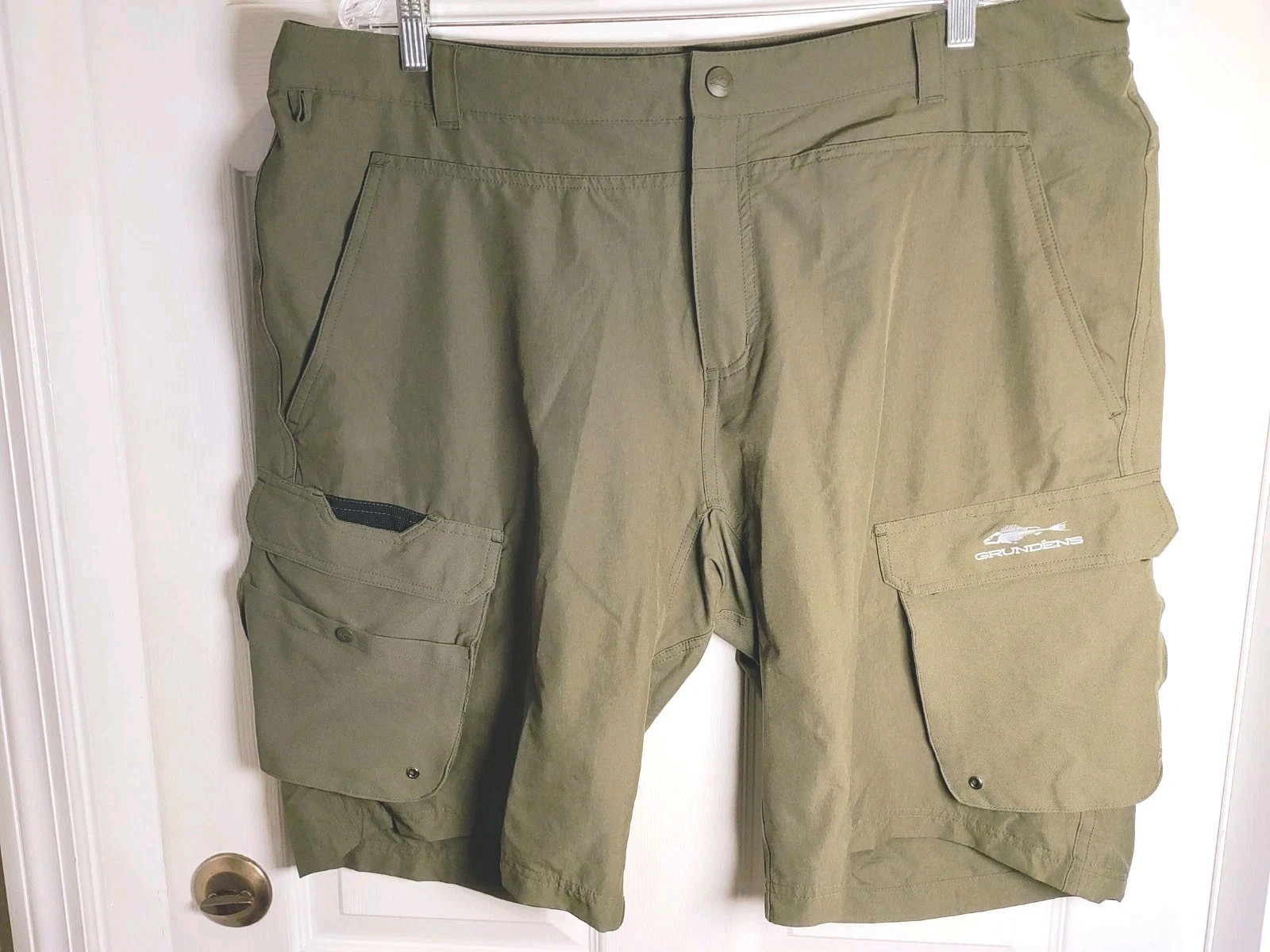 GRUNDENS Men's 42 Green 8-Pocket Cargo Fishing Shorts Water Resistant Stretch