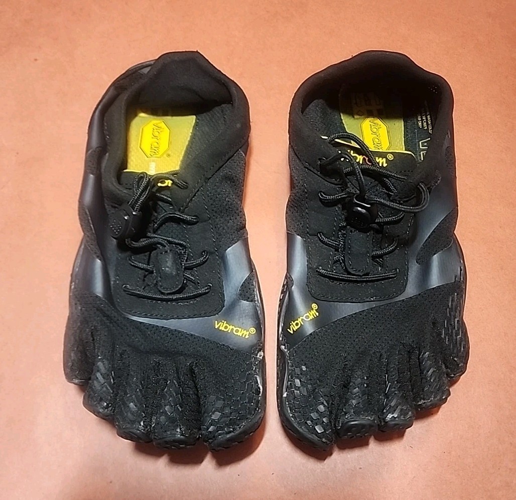 Vibram Five Fingers Black 14W0701 Size 6-6.5 Shoes Toes Slip On