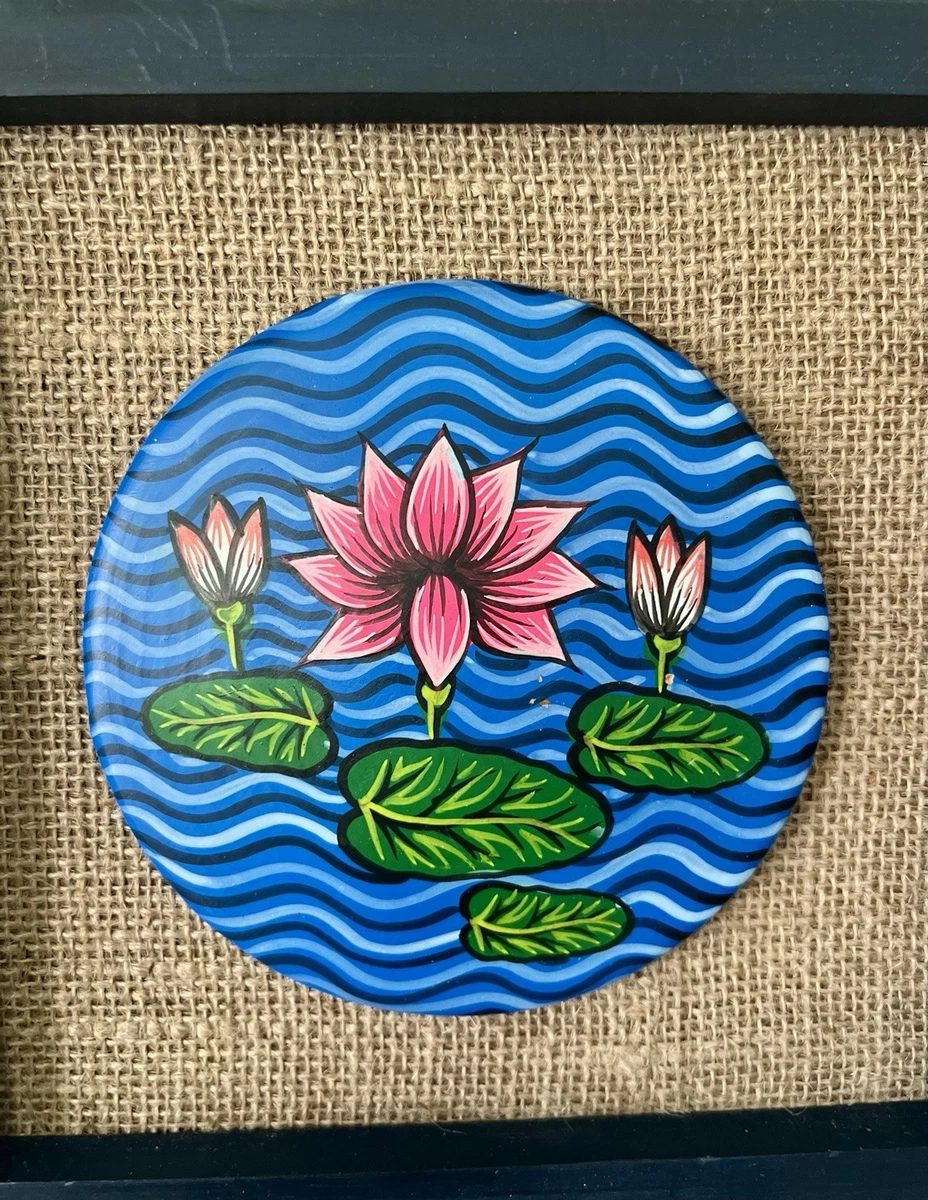 Neu mit Etikett Aarong Ton Lotusblume Floral 9”x9” gerahmt Kunsthandwerk Bangladesch Wandkunst neu