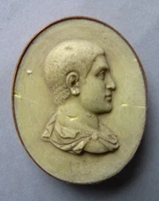 Profil d'homme Camée en porcelaine 18e siècle Antiquité Rome