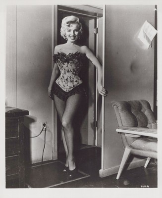 HOLLYWOOD BEAUTY MARILYN MONROE SEDUCTIVE POSE 1960s PORTRAIT VINTAGE PHOTO 538