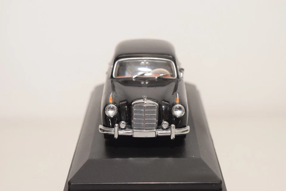 A47 1:43 MINICHAMPS 430 033000 MERCEDES-BENZ 220 SALOON 1956/59 黑色 完好带盒 — 第 4/4 张图片
