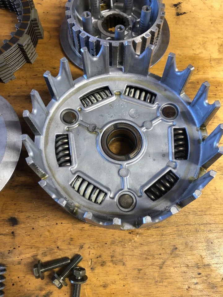 Yamaha YZ400F 1998 montaje de embrague  Foto 2 de 4