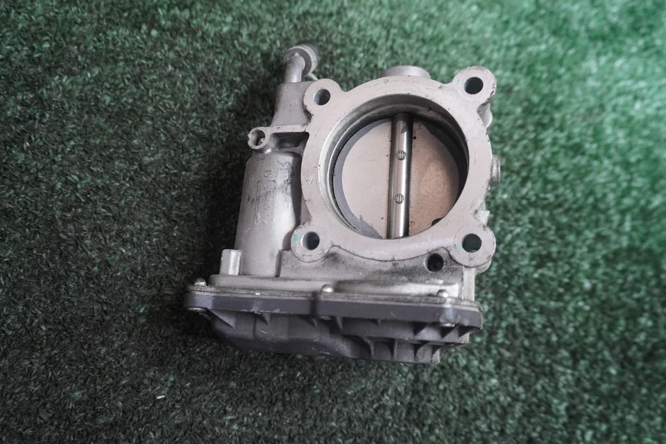 2016 2017 年起亚 Forte 1.8L 发动机 TROTTTLE 车身 原始设备制造商 91K 英里 351002E400 — 第 2/4 张图片