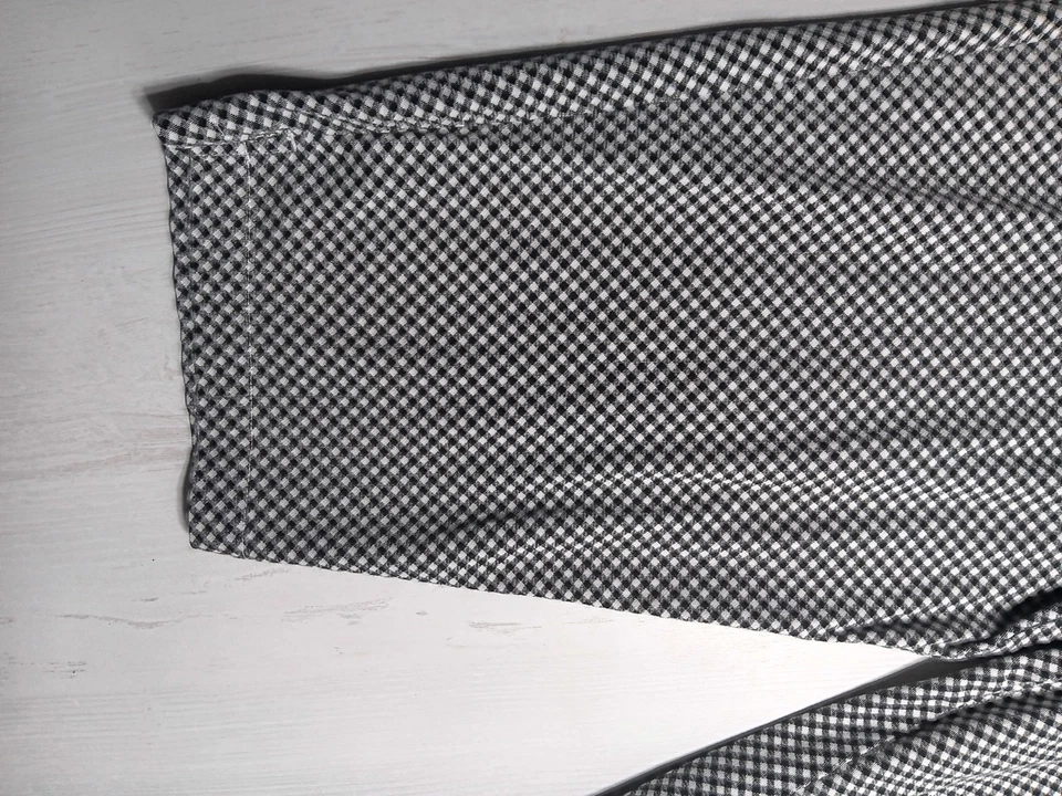 LEE Women's Black/White Checkered Cropped Capri Pants Plus 18W - Image 4 of 4