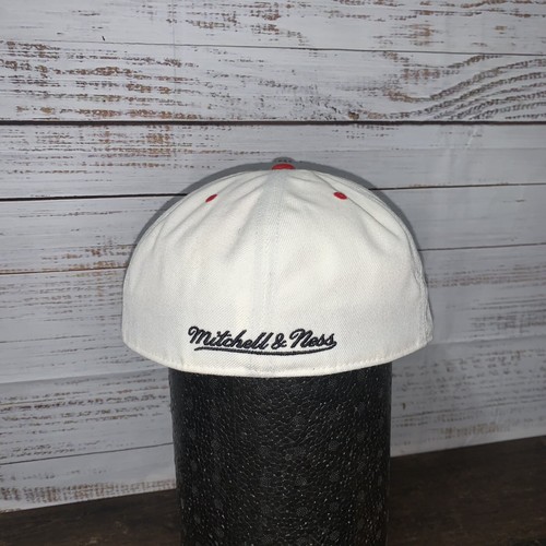 Mitchell & Ness Chicago Bulls Hat Cap For Jordan Retro White Red 7 5/8 - Picture 5 of 7