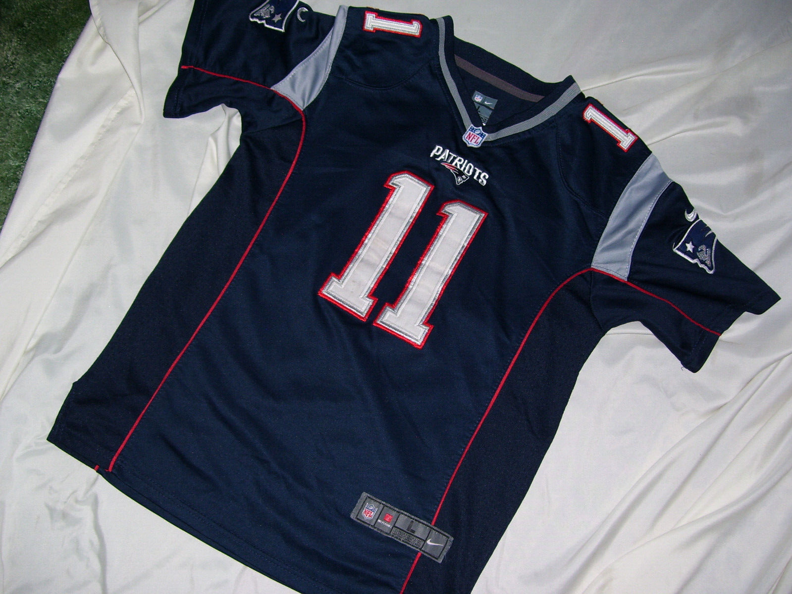 NIKE NEW ENGLAND PATRIOTS NFL JULIAN EDELMAN #11 KIDS TEAM REPLICA JERSEY LARGE