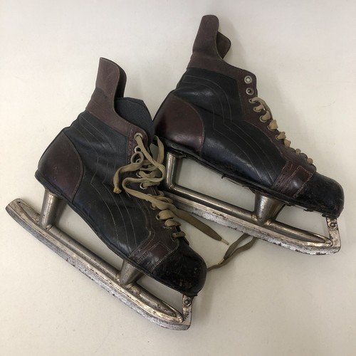 Vintage Leather Ice Skates Size 9 eBay