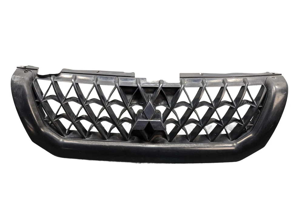 00 - 04 Mitsubishi Montero Sport Grille With Emblem Front Center Upper Oem - Image 2 of 4