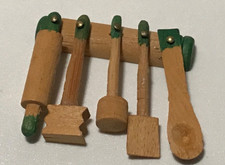 DOLLHOUSE Miniature ARTISAN Green Handle Kitchen Utensils And Hanging Rack