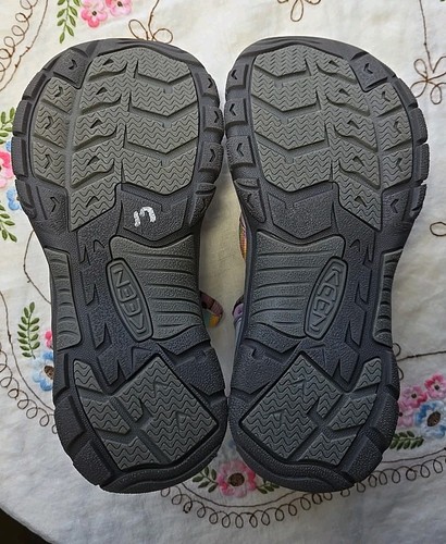 NWOB Keen Venice Youth Sandals Outdoor Hiking Water Shoes Sz 5 Washable 23.5 cm - Picture 8 of 8