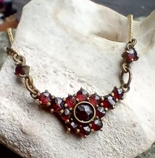 Bellissima piccola collana vintage anni 60 granato di Boemia 