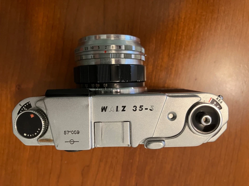 Cámara Walz 35-S Vintage en estuche de cuero con medidor de luz Walz Coronet B Foto 3 de 4