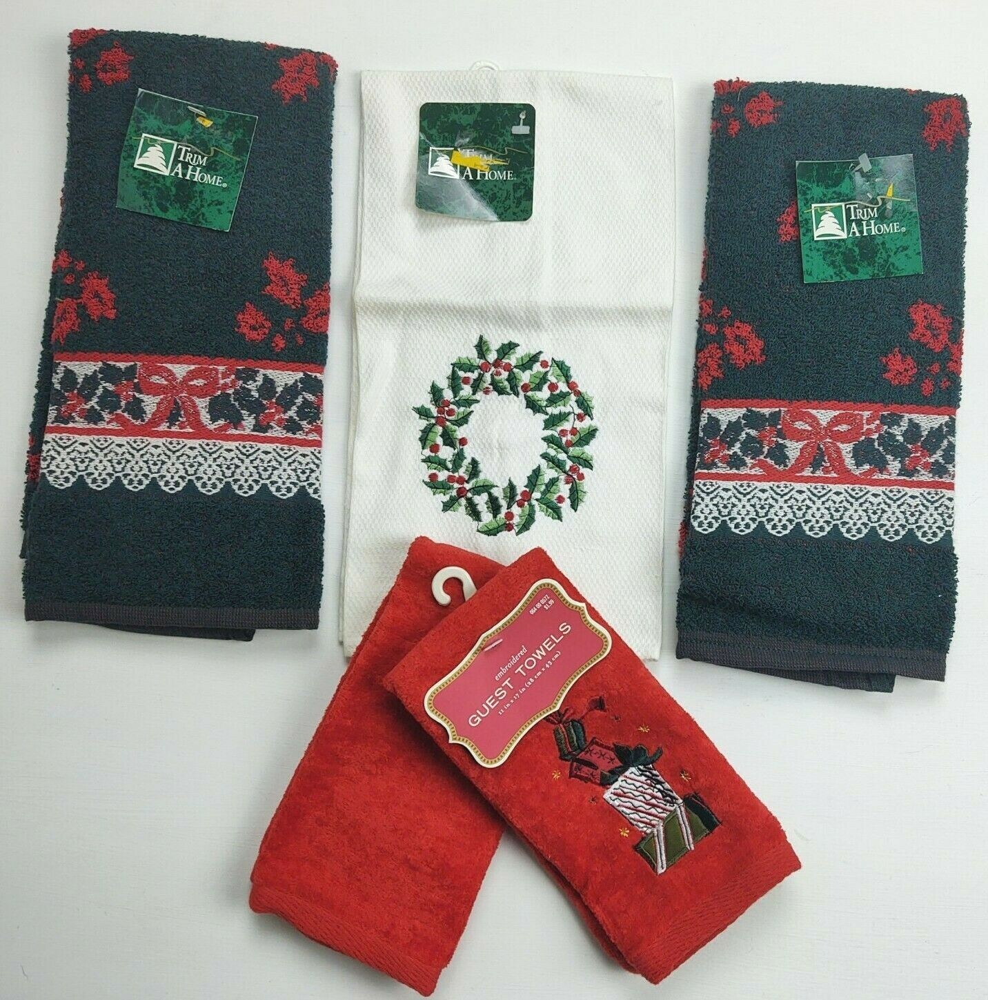 Lot   3 Designs  5 Towels Total   Nwt  Hand Towels