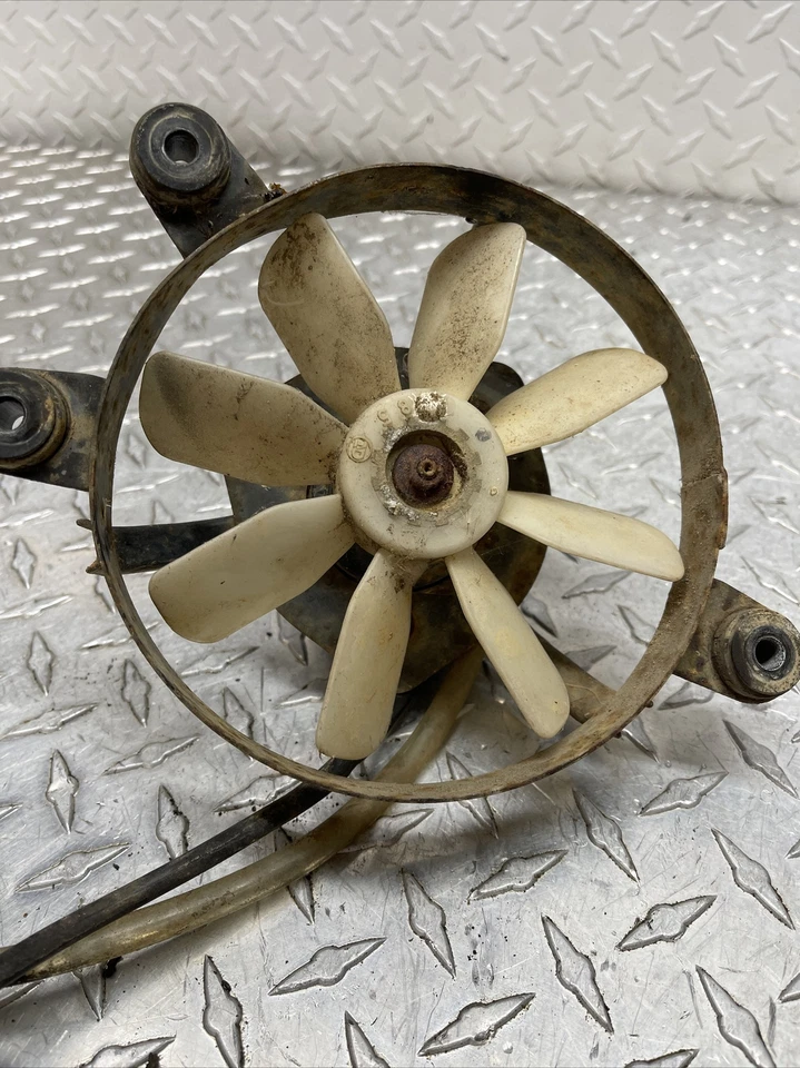 Yamaha Grizzly 600 1998 4x4 ATV usado OEM ventilador de refrigeración eléctrico Foto 2 de 4