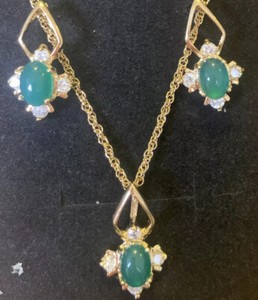 Authentic Set Necklace Earring Emerald Colour Gold Plated Cubic Zirconia Matching