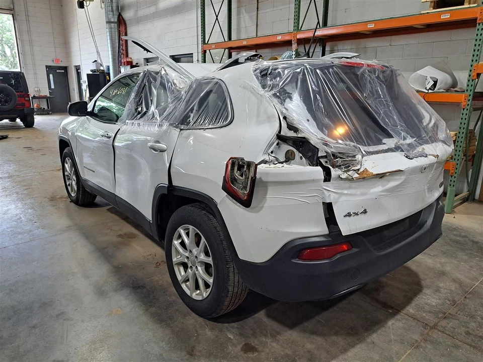 Abs Anti-lock Brake Pump/Actuator Unit 2018 Cherokee Sku#4214222 - Image 3 of 4