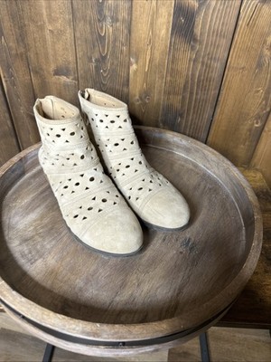Array Portland Suede Leather Laser Cutout Ankle Boots Booties Sand Tan Sz 11 N