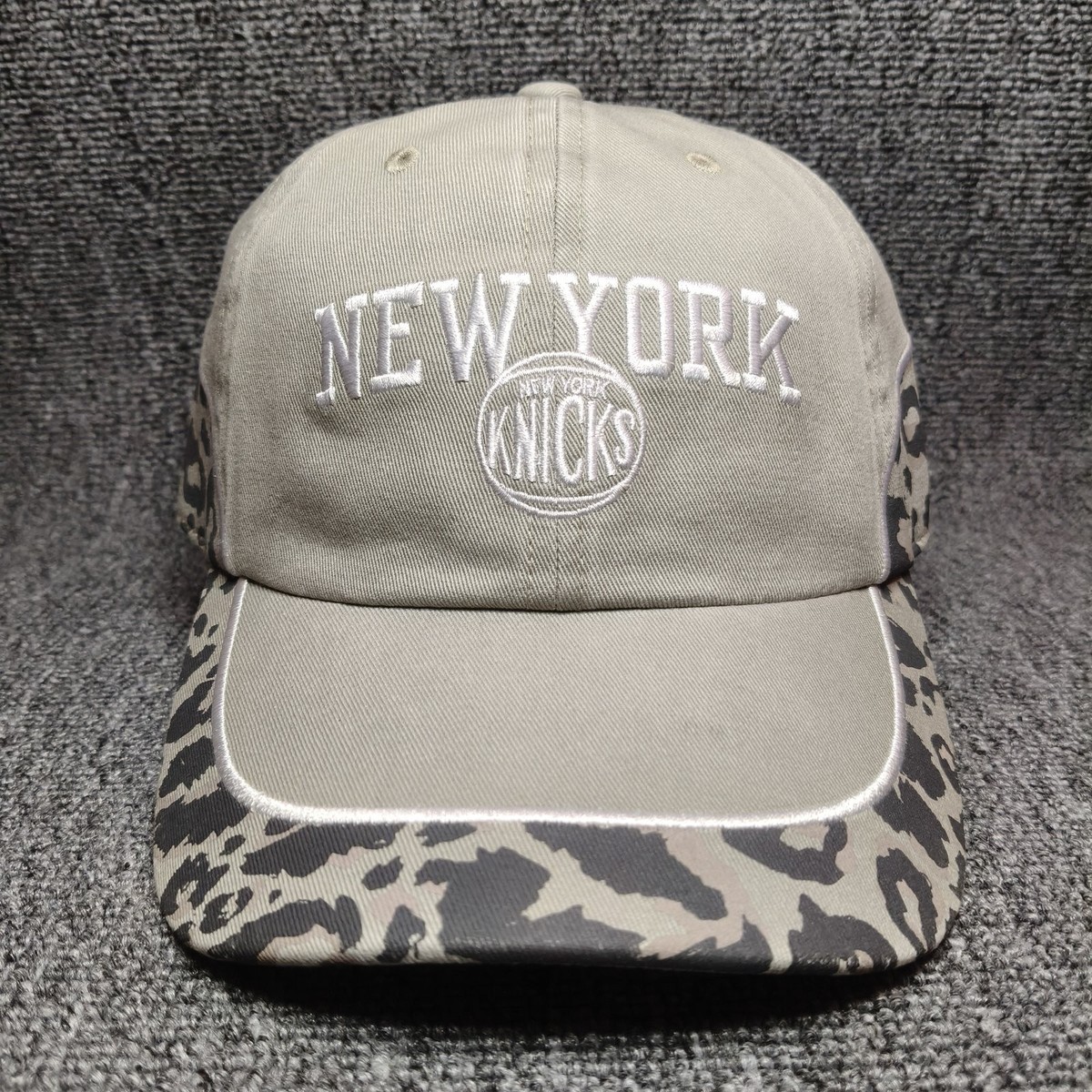 Mitchell & Ness New York Knicks NBA Gray Strapback Cap Leopard Print