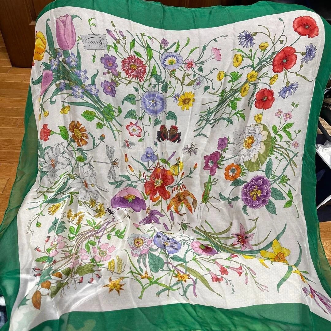 Gucci Foulard Carré en Soie 